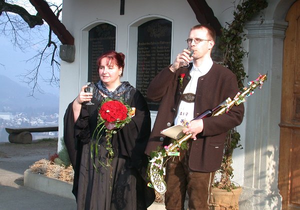 Ari och Petras bröllop i Österrike I Feltkirch. Efterföljande slalomåkning på glaciären