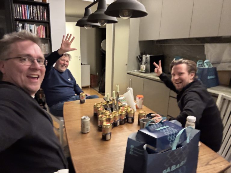 25-04-11 21-24-45 0242