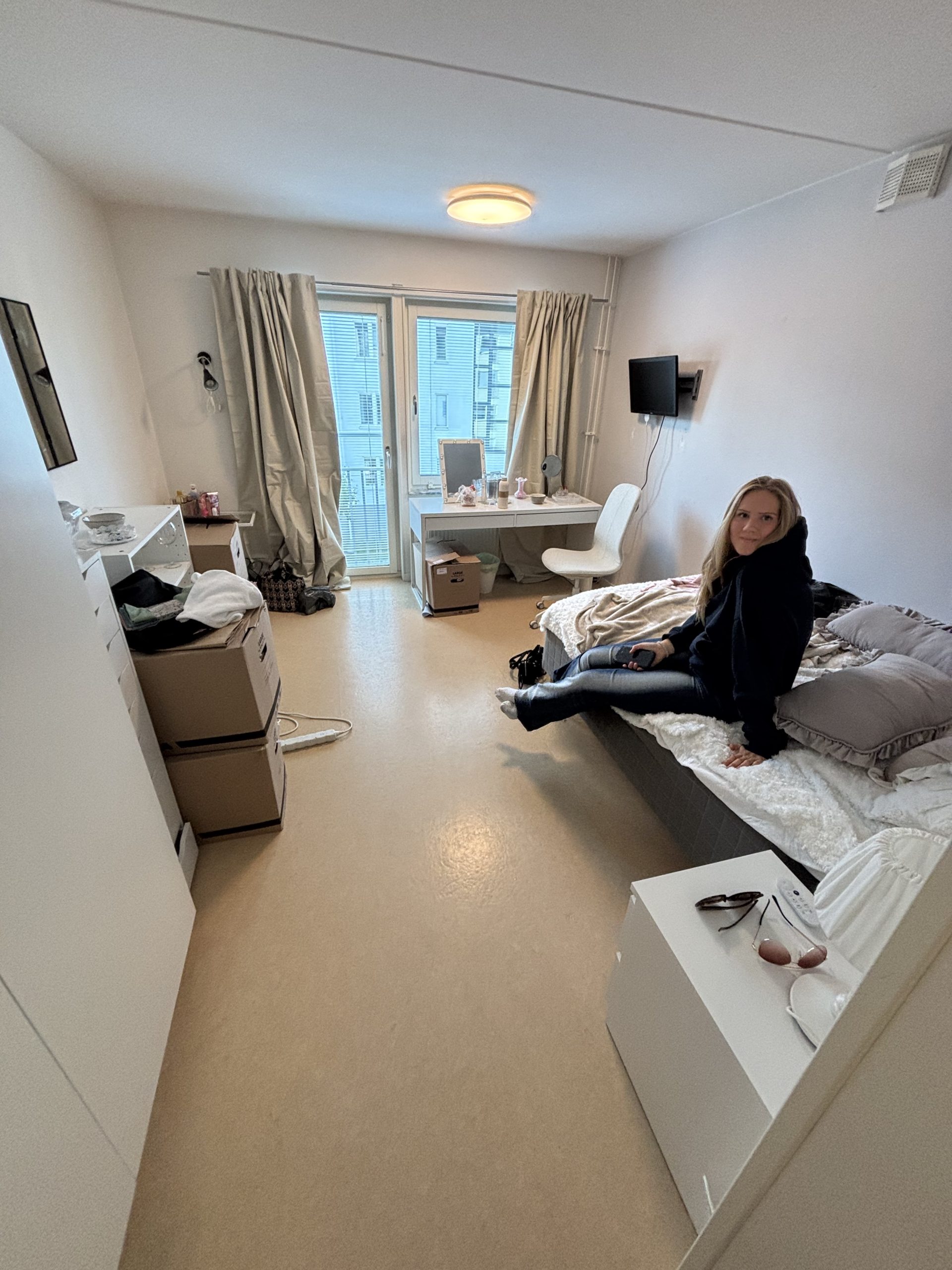 25-08-23 17-28-08 1295